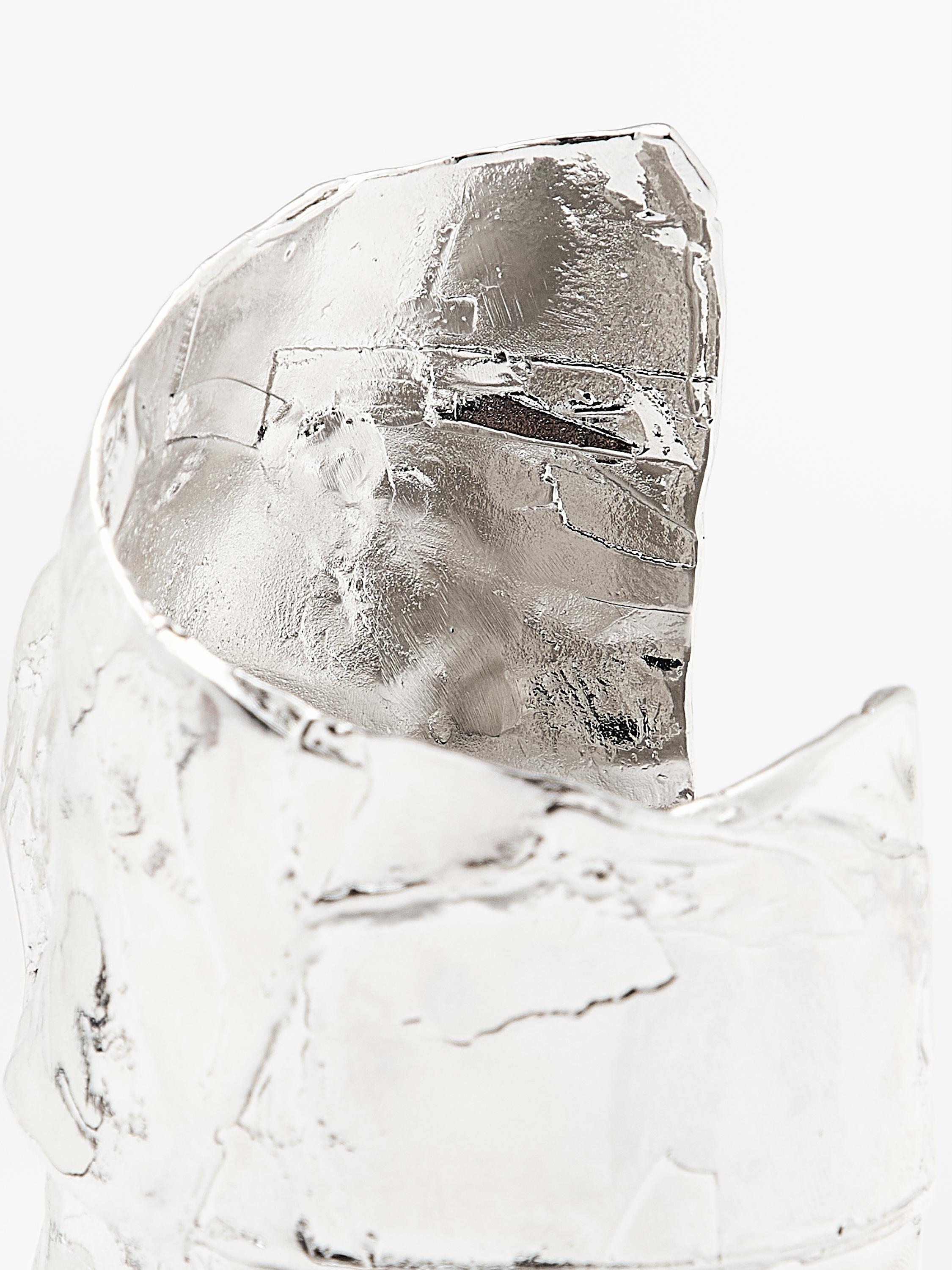 Bracelet moulant irrégulier